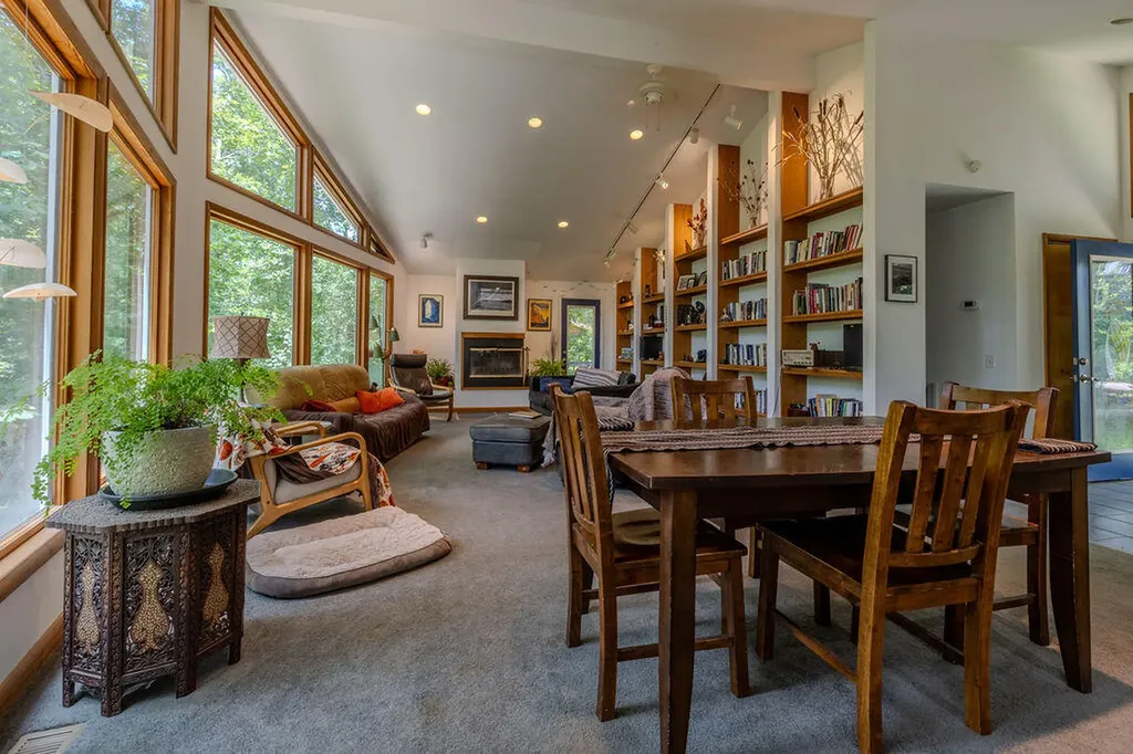 9127 Leatherwood Salt Lick KY 40371