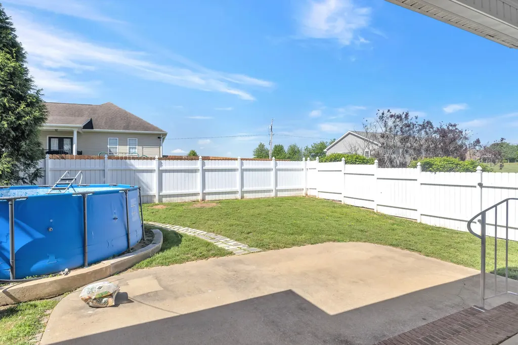 134 Marcal Drive Cadiz KY 42211