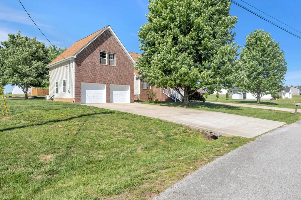 134 Marcal Drive Cadiz KY 42211
