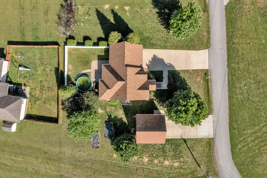 134 Marcal Drive Cadiz KY 42211