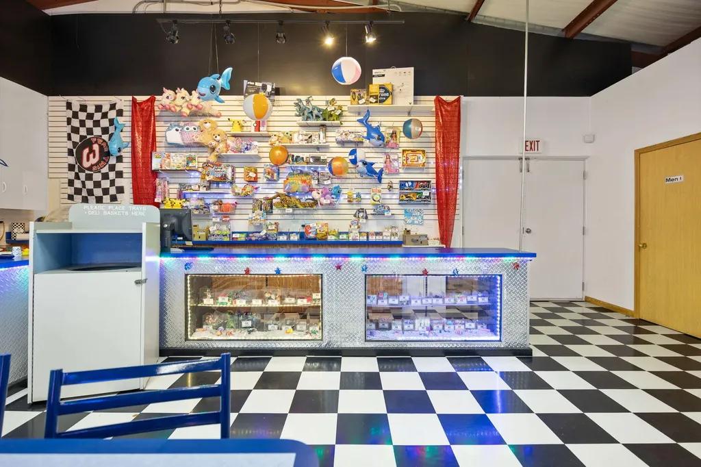 2367 U.s. 127 Business Jamestown KY 42629