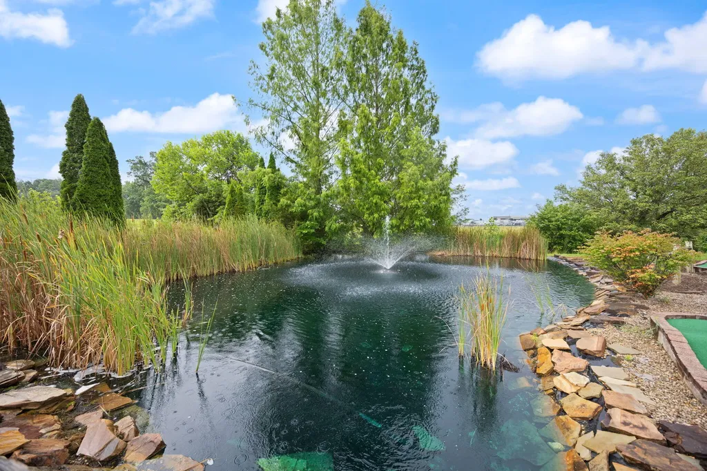 2367 U.s. 127 Business Jamestown KY 42629