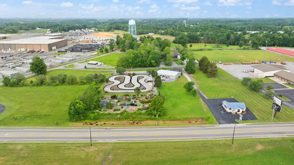 2367 U.s. 127 Business Jamestown KY 42629