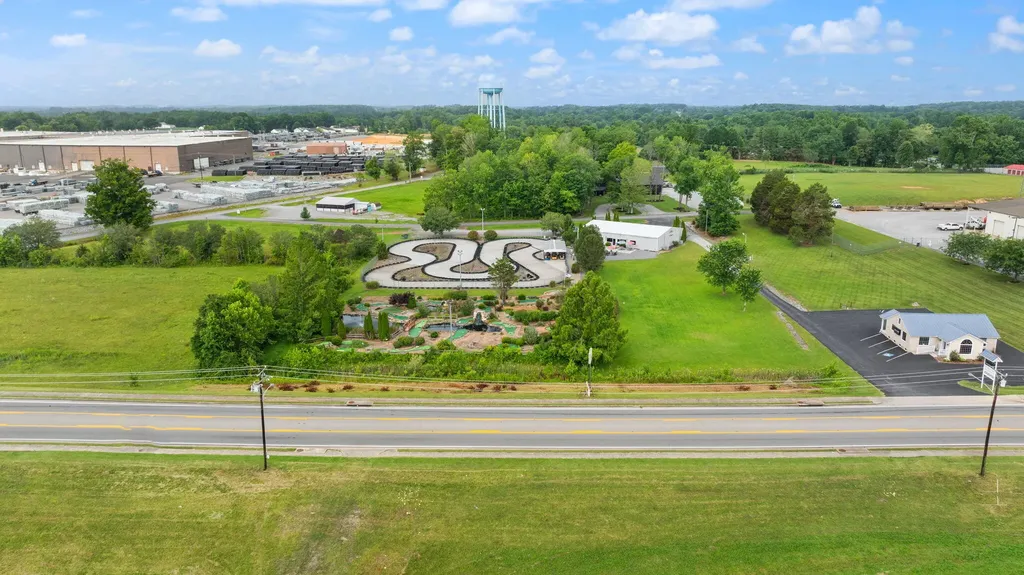 2367 U.s. 127 Business Jamestown KY 42629