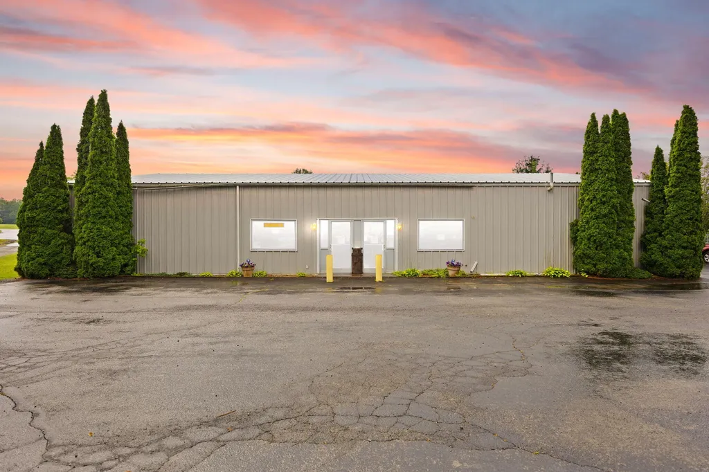 2367 U.s. 127 Business Jamestown KY 42629
