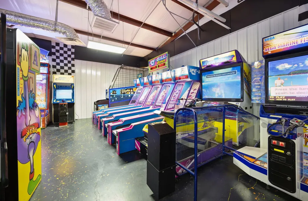 2367 U.s. 127 Business Jamestown KY 42629