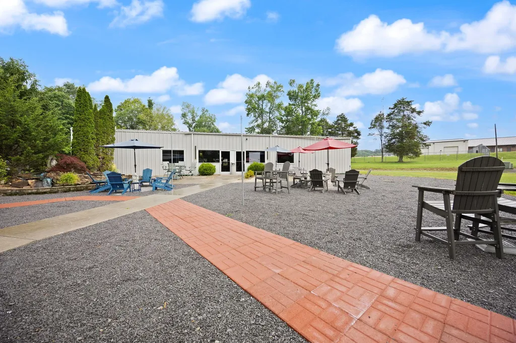 2367 U.s. 127 Business Jamestown KY 42629