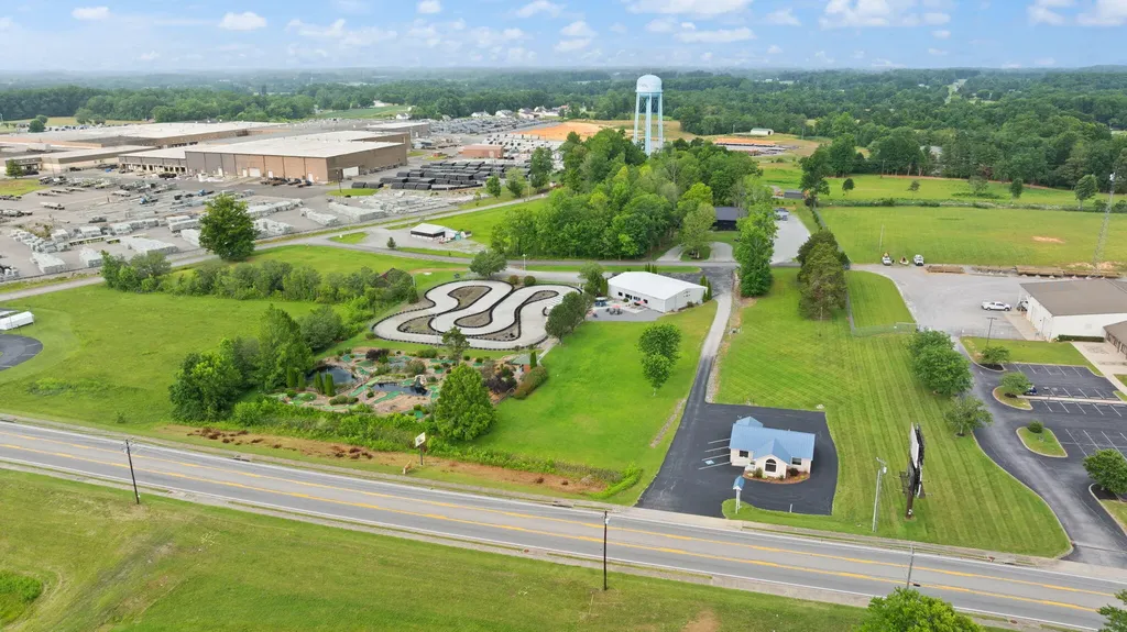 2367 U.s. 127 Business Jamestown KY 42629