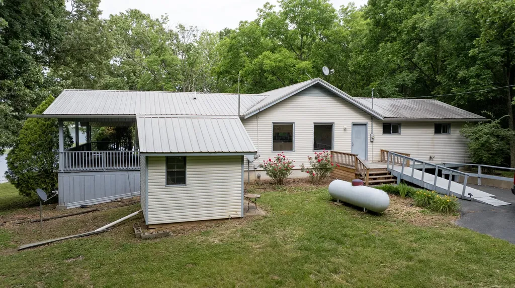 7024 Pottertown Road Murray KY 42071