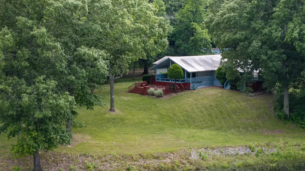 7024 Pottertown Road Murray KY 42071