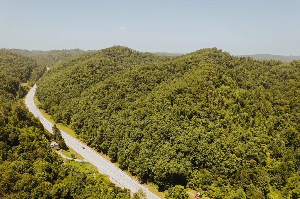 8626 N Kentucky 15 Highway Vancleve KY 41385