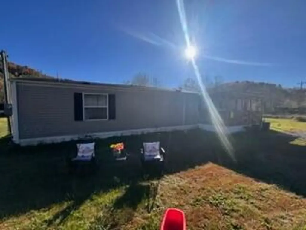 3012 Mcneil-corn Creek Road Rockholds KY 40759