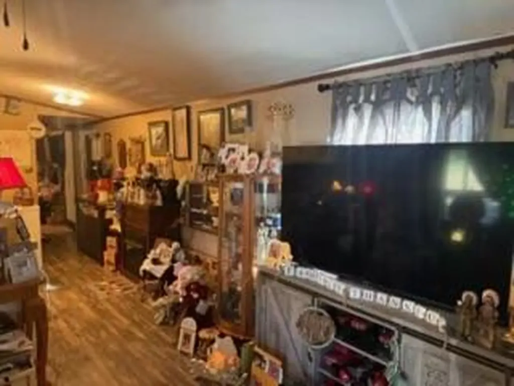 3012 Mcneil-corn Creek Road Rockholds KY 40759