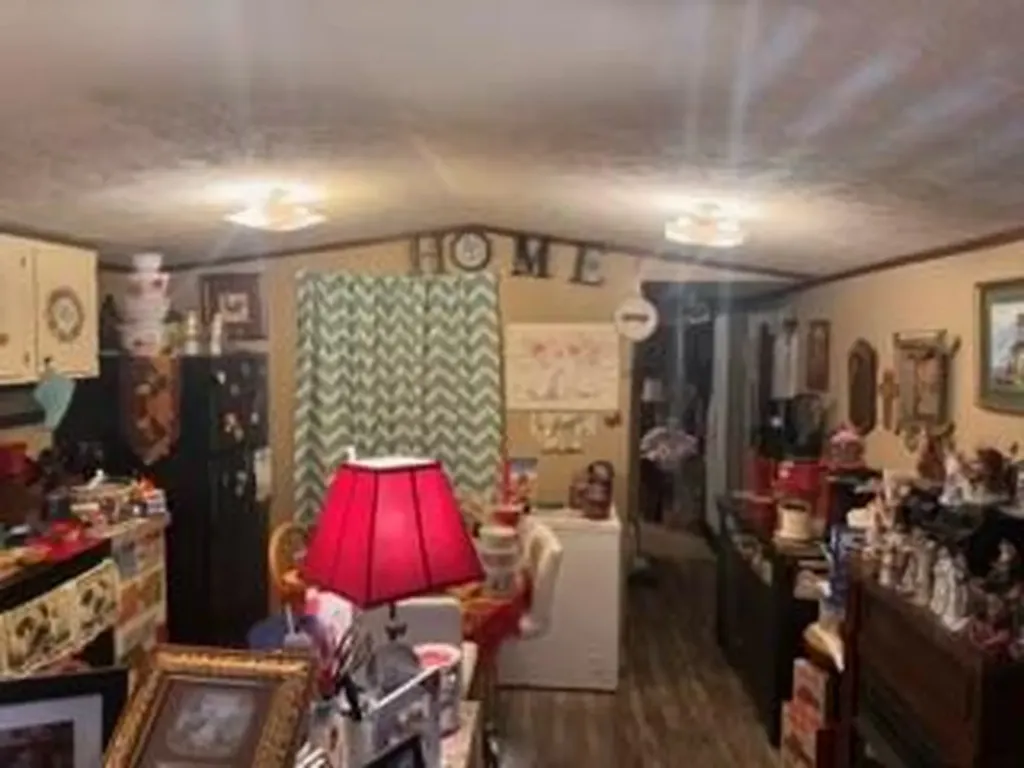 3012 Mcneil-corn Creek Road Rockholds KY 40759