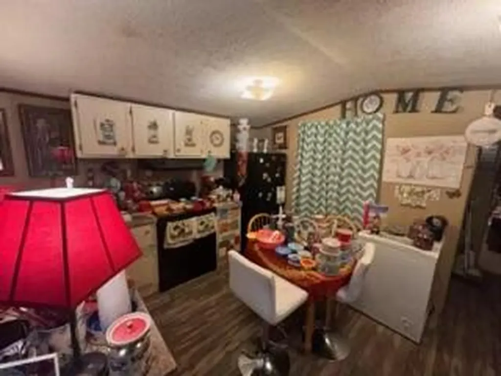 3012 Mcneil-corn Creek Road Rockholds KY 40759