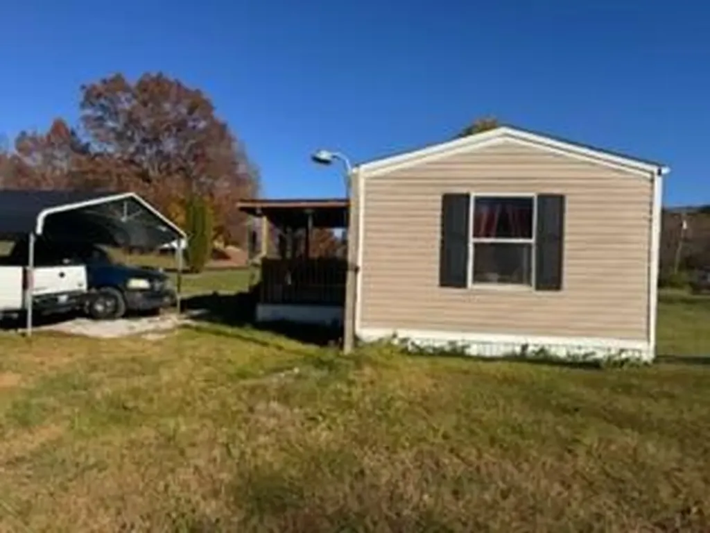 3012 Mcneil-corn Creek Road Rockholds KY 40759