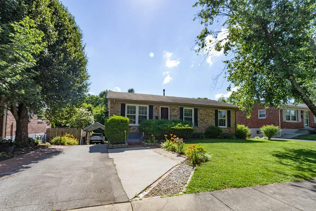 3516 Camelot Drive Lexington KY 40517