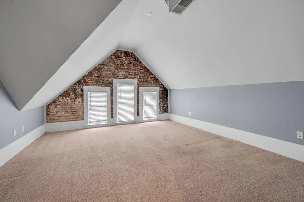 275 S Limestone Lexington KY 40508