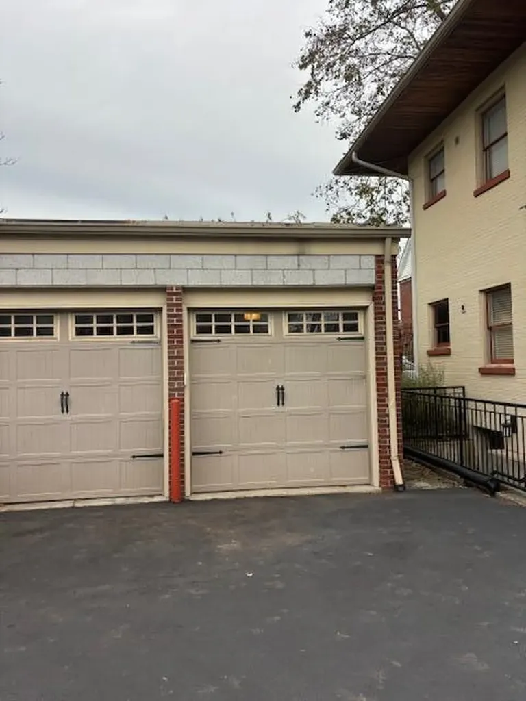 275 S Limestone Lexington KY 40508
