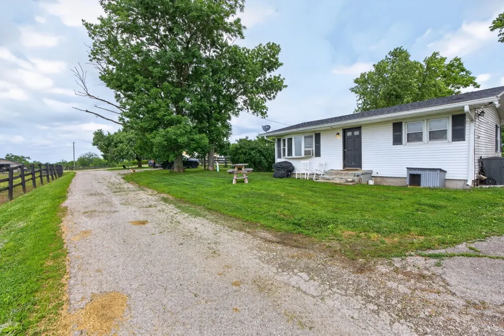 493 Levy Road Paris KY 40361