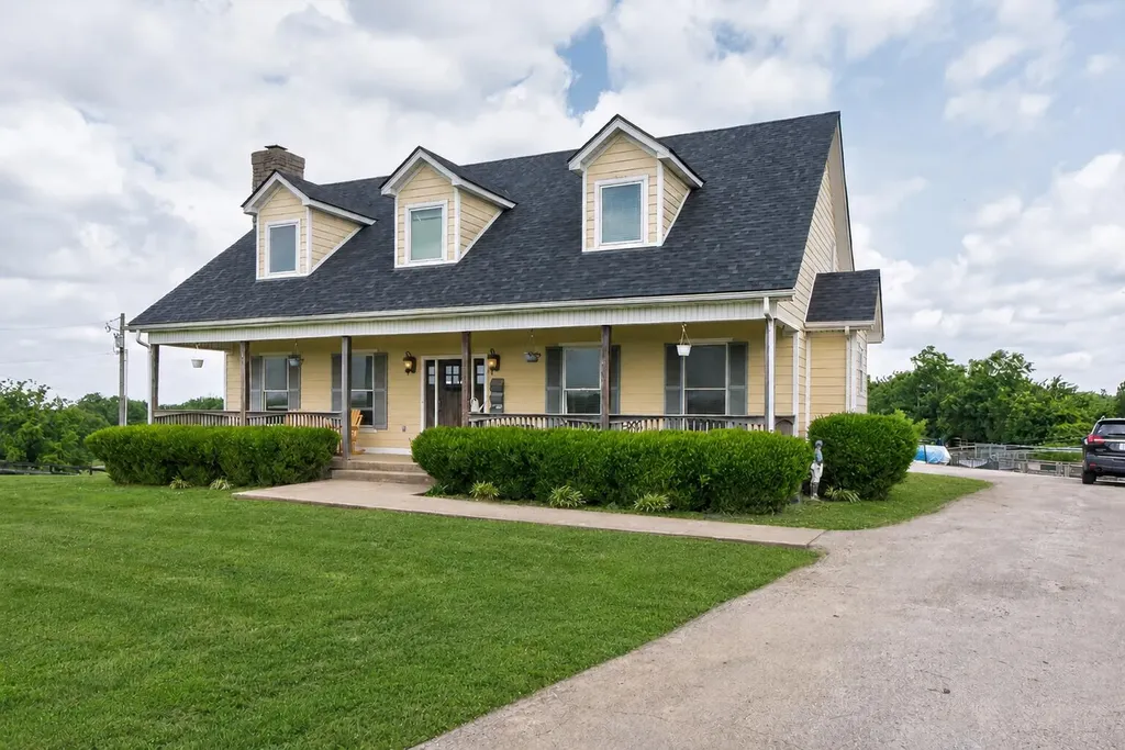 493 Levy Road Paris KY 40361