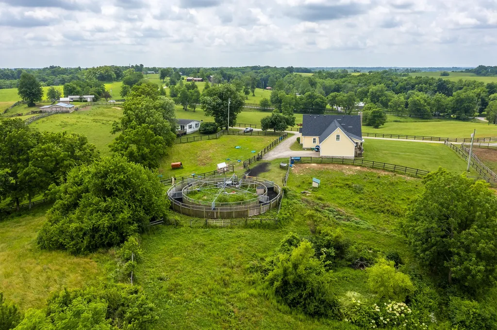 493 Levy Road Paris KY 40361