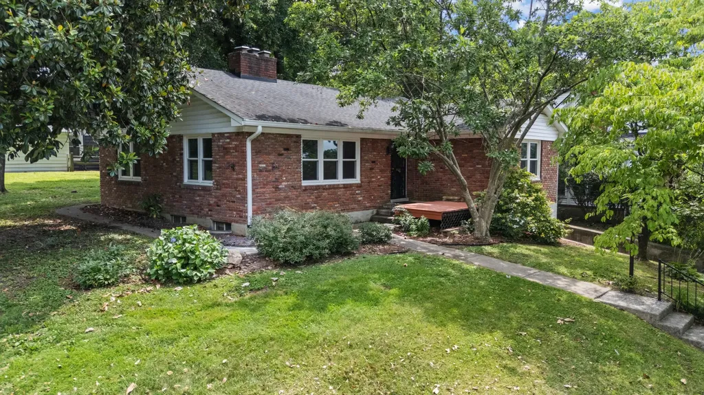 19 Ashmore Drive Frankfort KY 40601