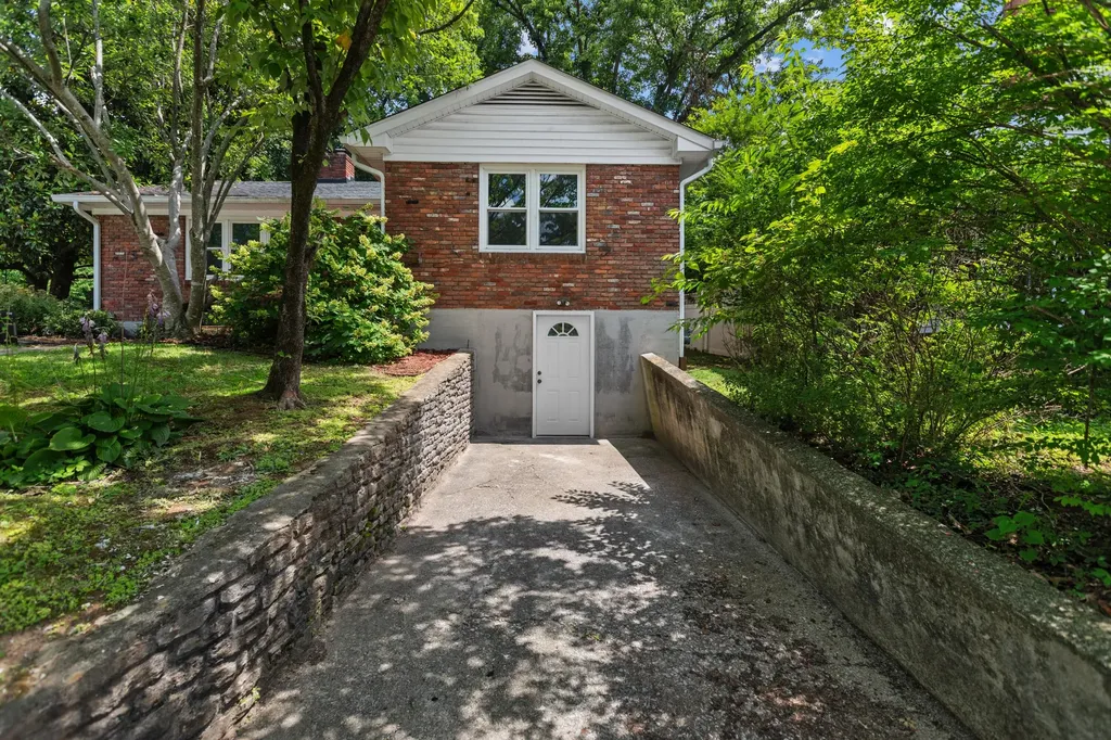 19 Ashmore Drive Frankfort KY 40601