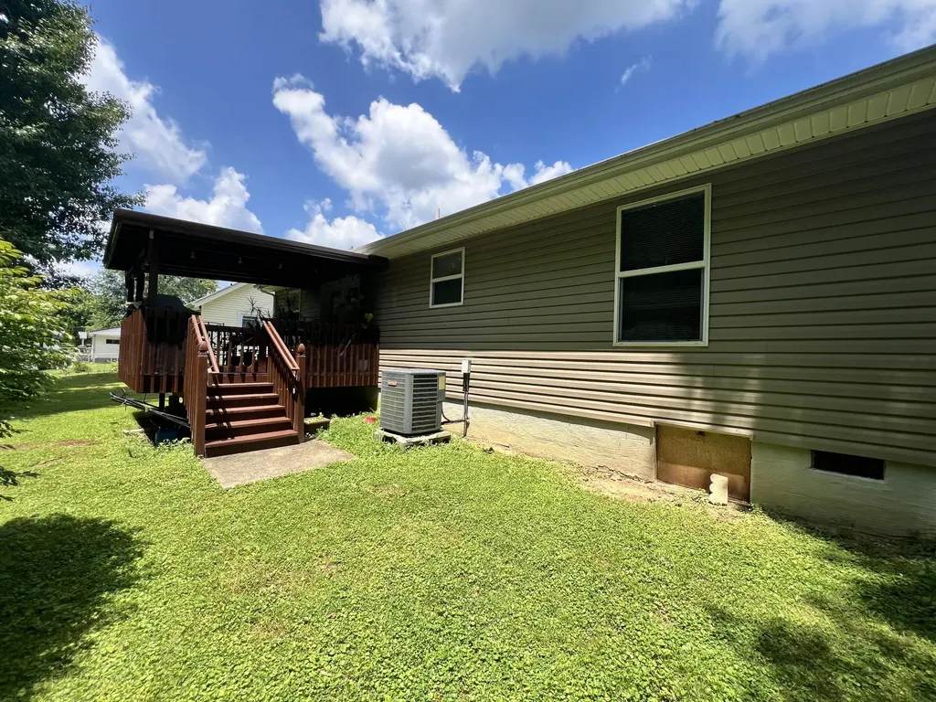 660 Glenn Avenue West Liberty KY 41472