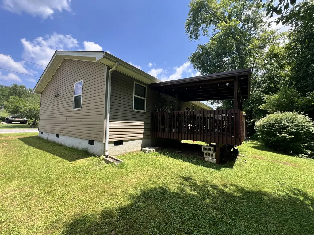 660 Glenn Avenue West Liberty KY 41472