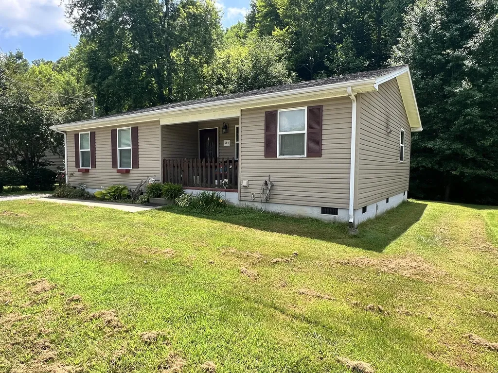 660 Glenn Avenue West Liberty KY 41472