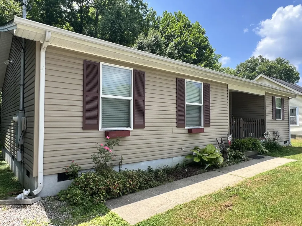 660 Glenn Avenue West Liberty KY 41472