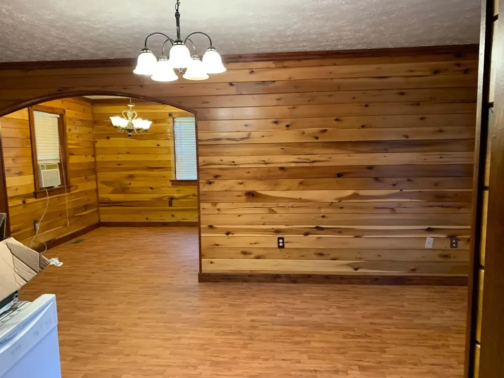 660 Glenn Avenue West Liberty KY 41472