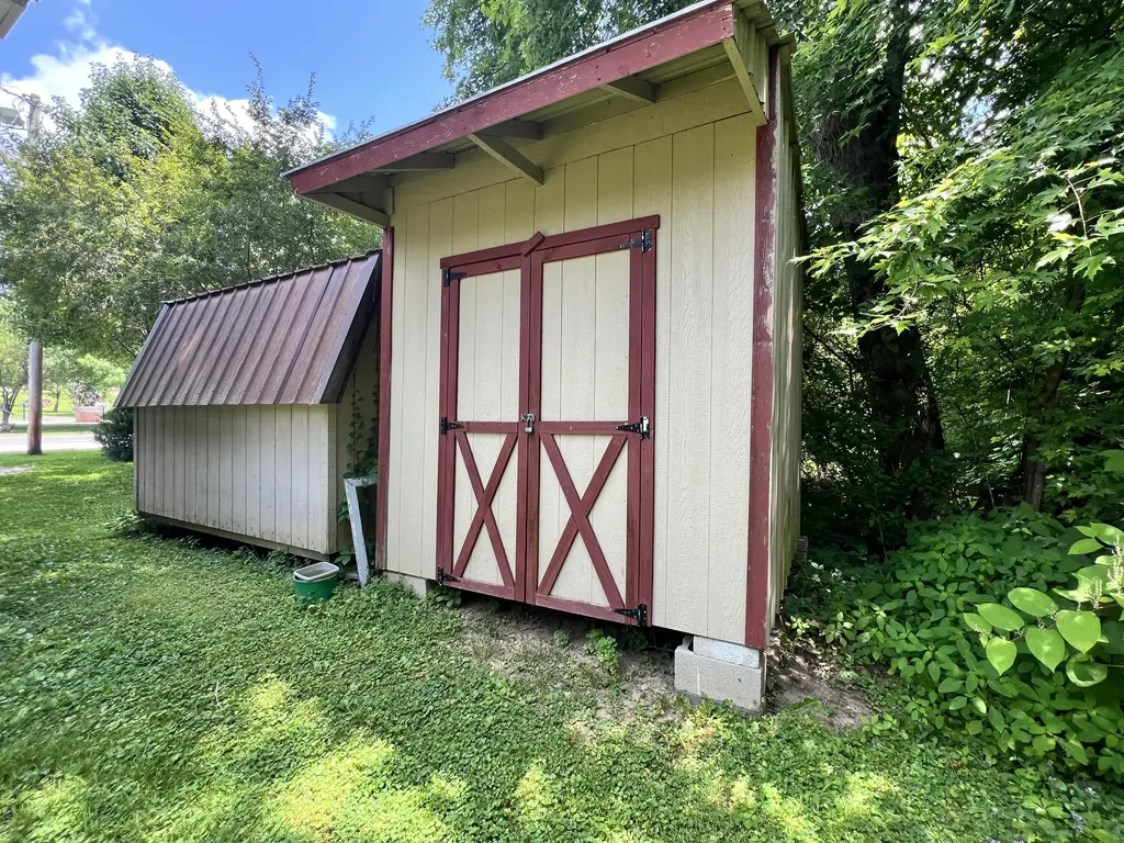 660 Glenn Avenue West Liberty KY 41472