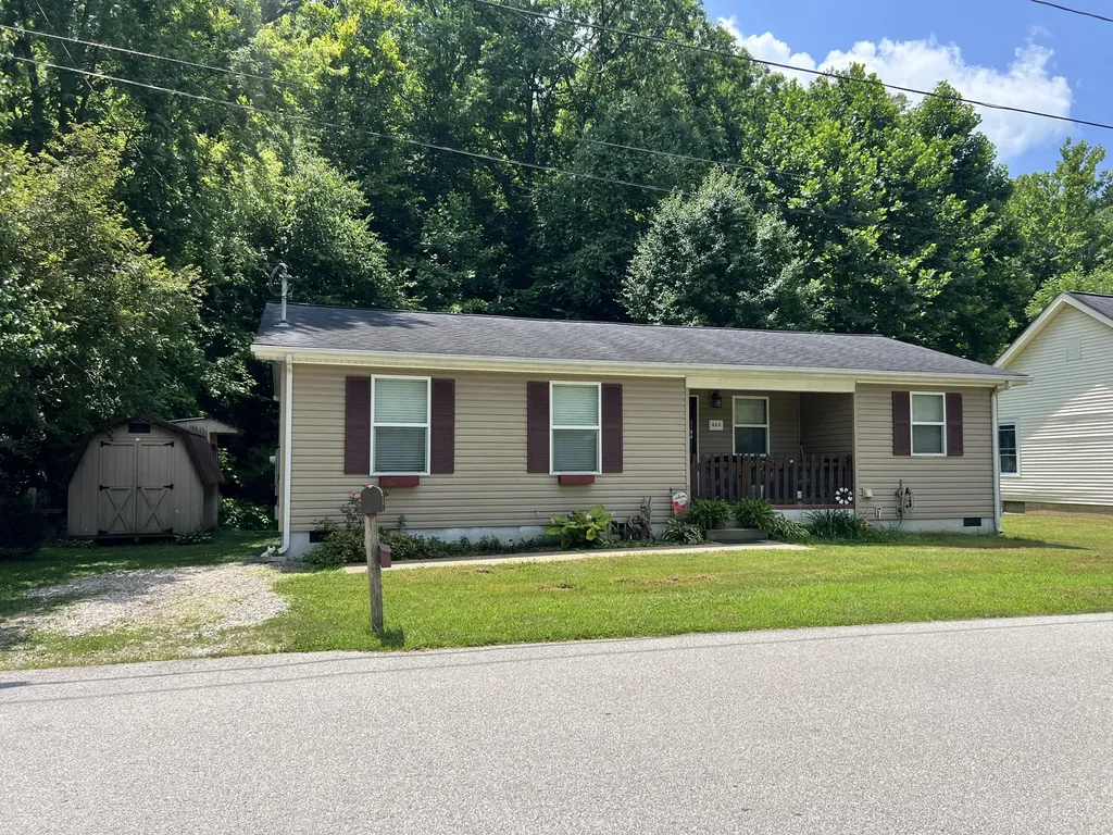 660 Glenn Avenue West Liberty KY 41472