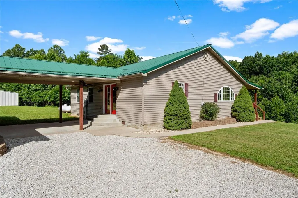 3449 Barkers Branch Road Stanton KY 40380