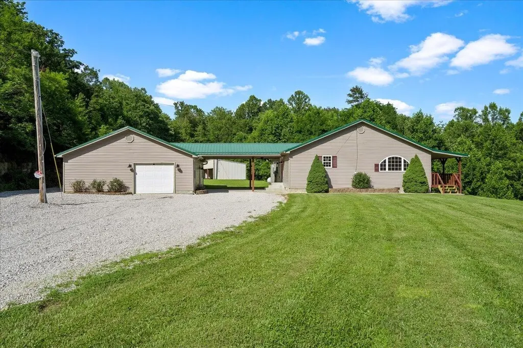 3449 Barkers Branch Road Stanton KY 40380