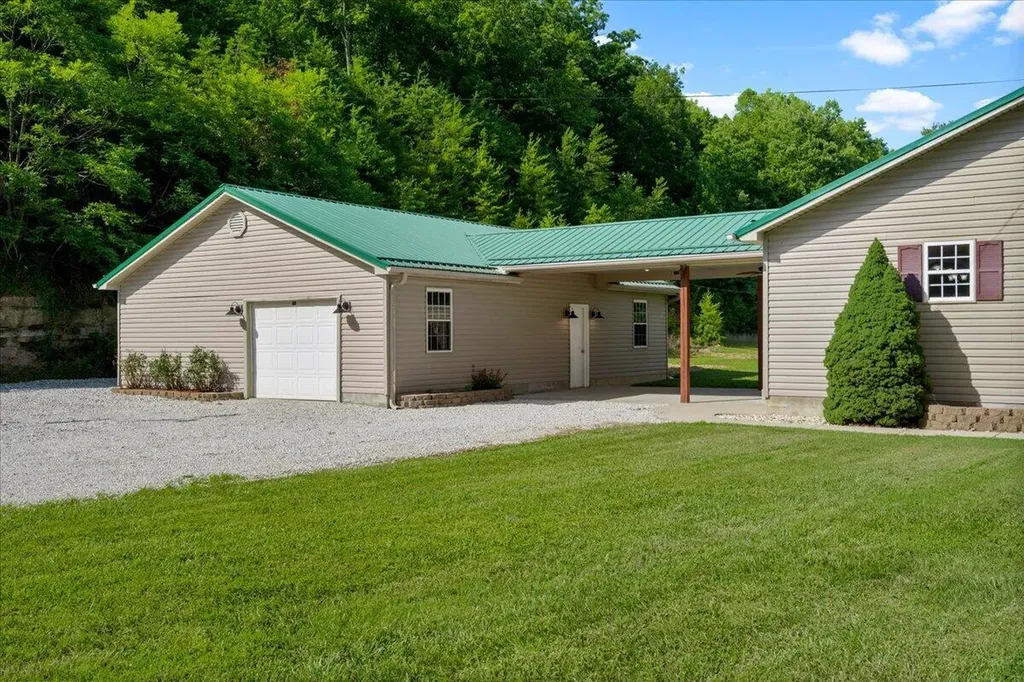 3449 Barkers Branch Road Stanton KY 40380