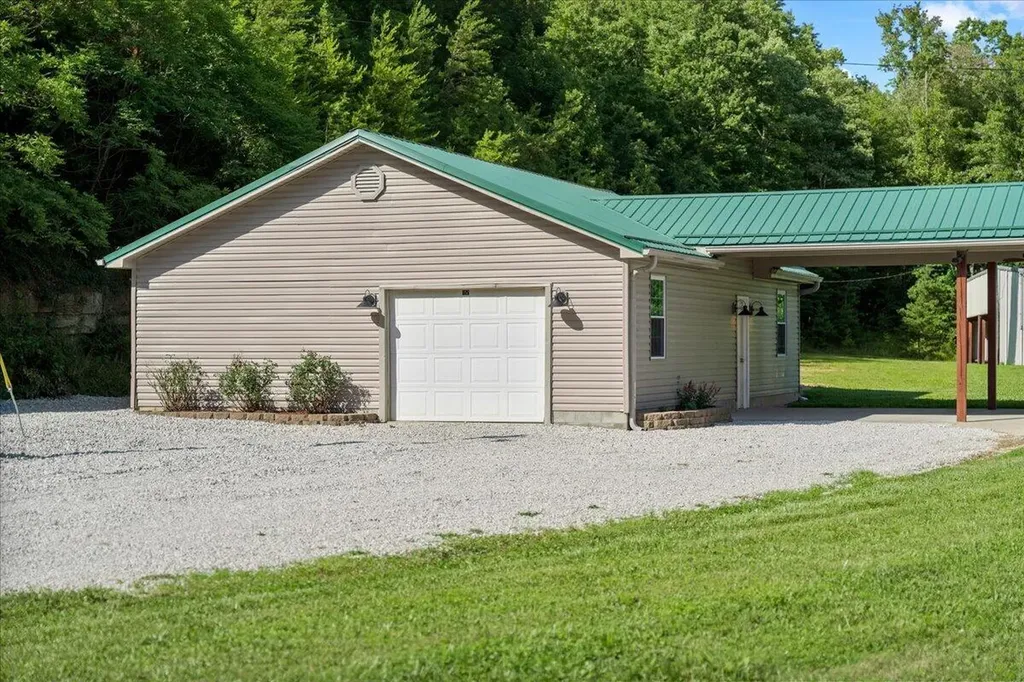 3449 Barkers Branch Road Stanton KY 40380