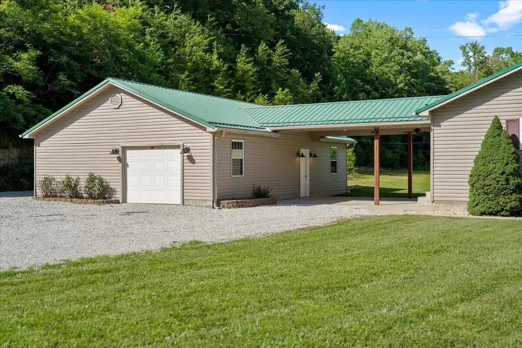 3449 Barkers Branch Road Stanton KY 40380