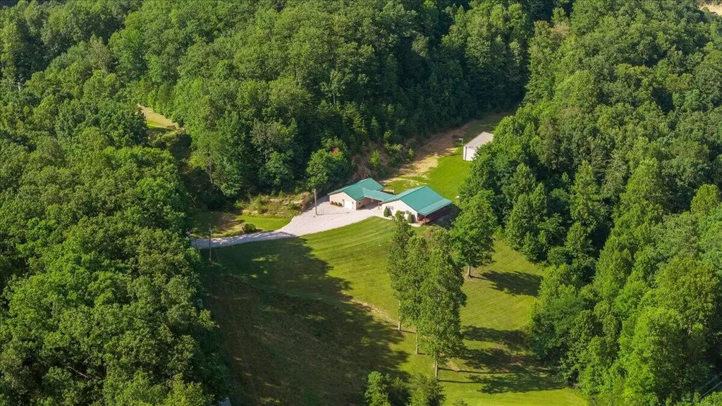 3449 Barkers Branch Road Stanton KY 40380