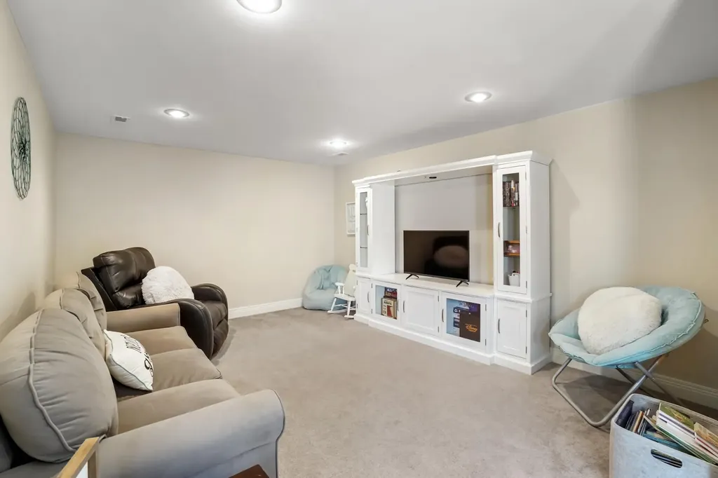 250 Summer Breeze Drive Somerset KY 42503