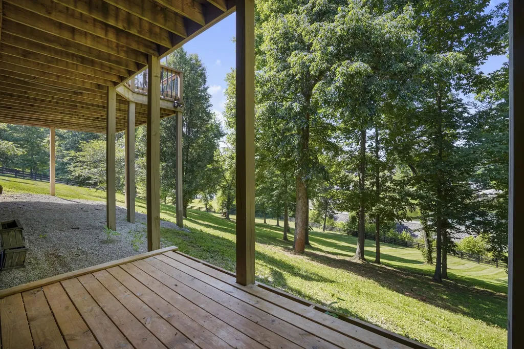 250 Summer Breeze Drive Somerset KY 42503