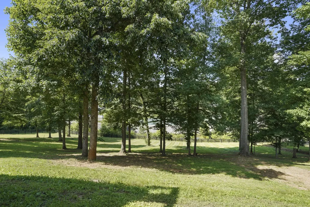 250 Summer Breeze Drive Somerset KY 42503