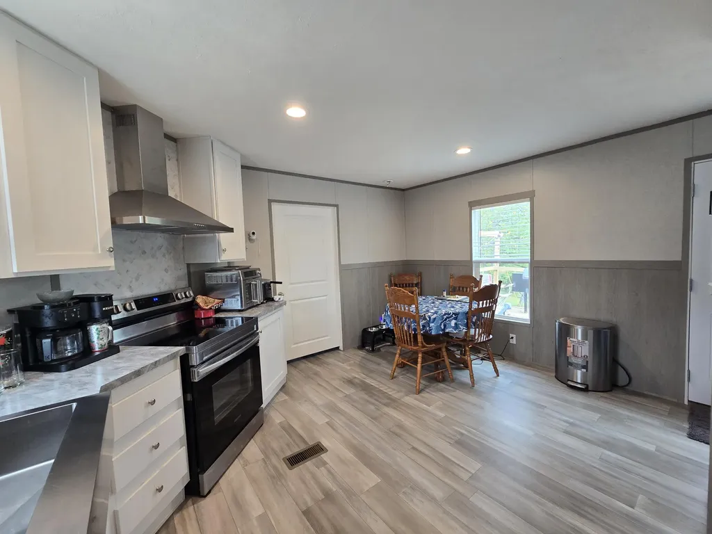 7408 N 11 Highway Girdler KY 40943
