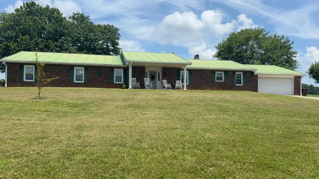 979 Walnut Grove School Road Waynesburg KY 40489