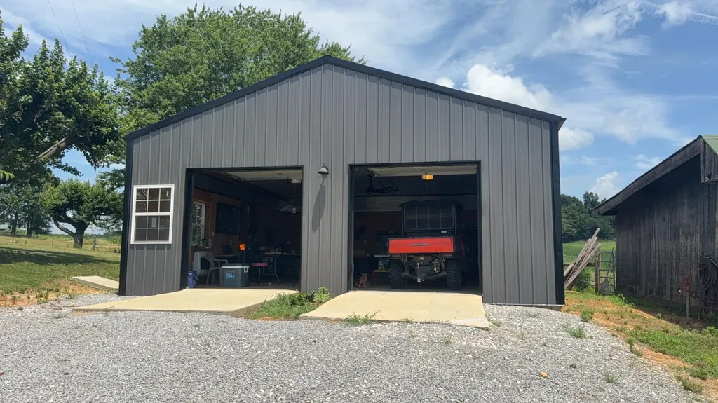 979 Walnut Grove School Road Waynesburg KY 40489