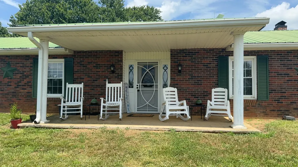 979 Walnut Grove School Road Waynesburg KY 40489