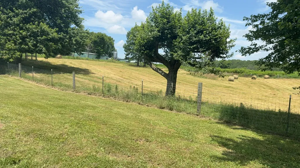 979 Walnut Grove School Road Waynesburg KY 40489