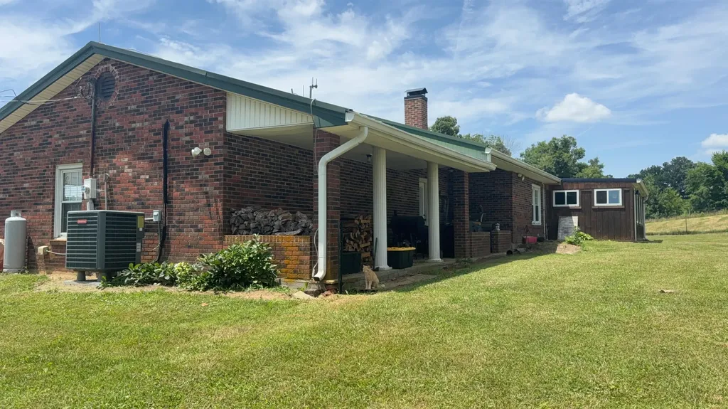 979 Walnut Grove School Road Waynesburg KY 40489